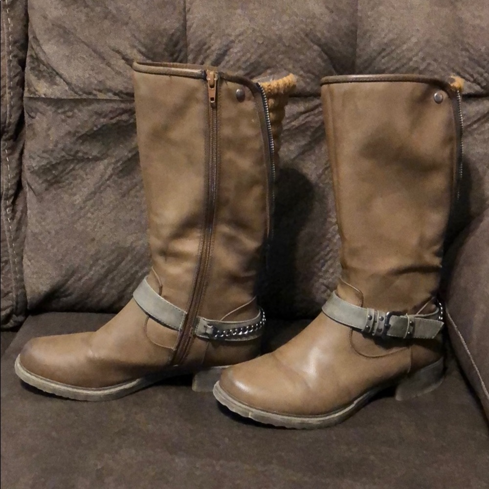 Muk Luk Boots